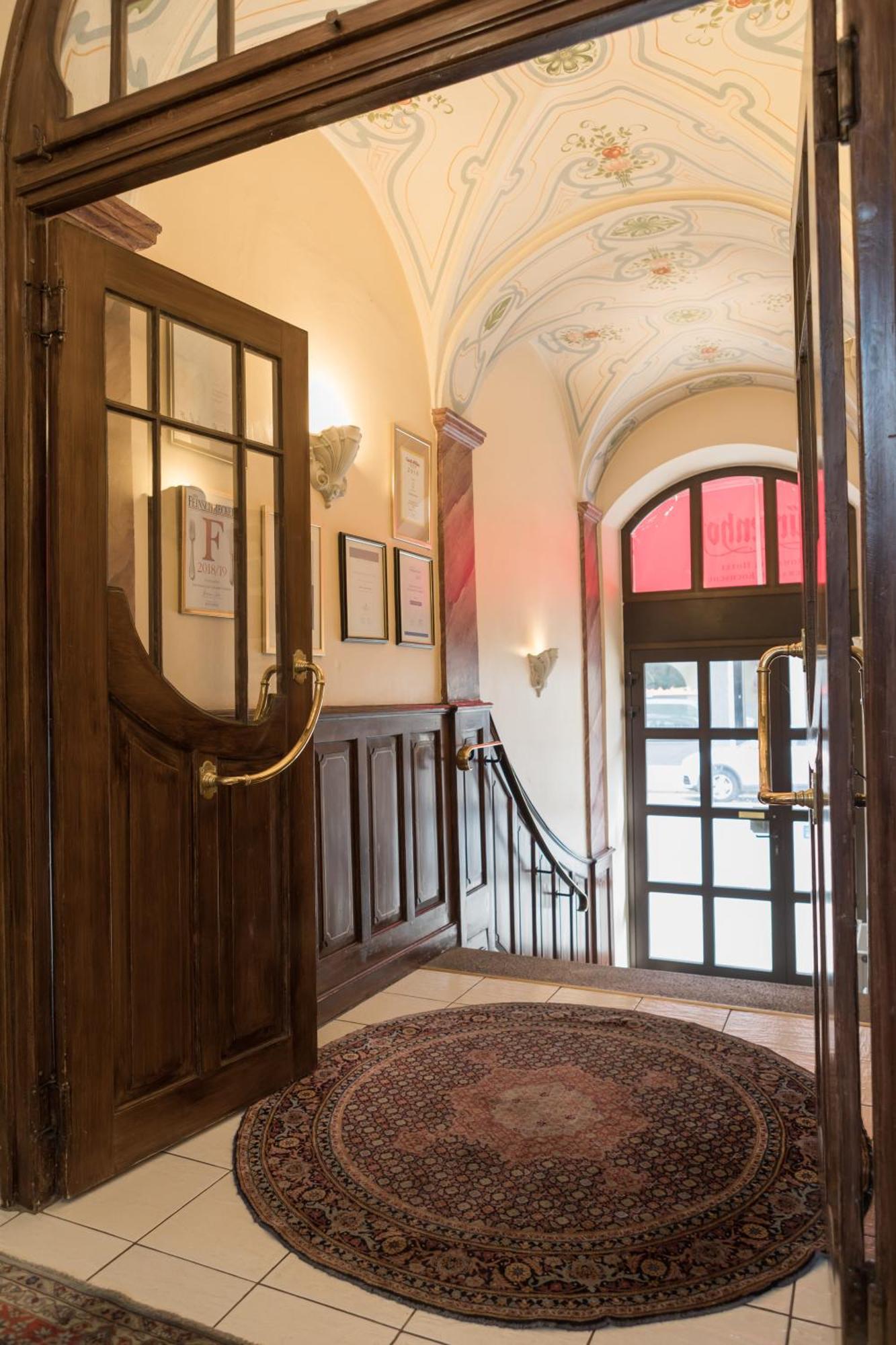 Simones Hotel Fuerstenhof Ландсхут Экстерьер фото