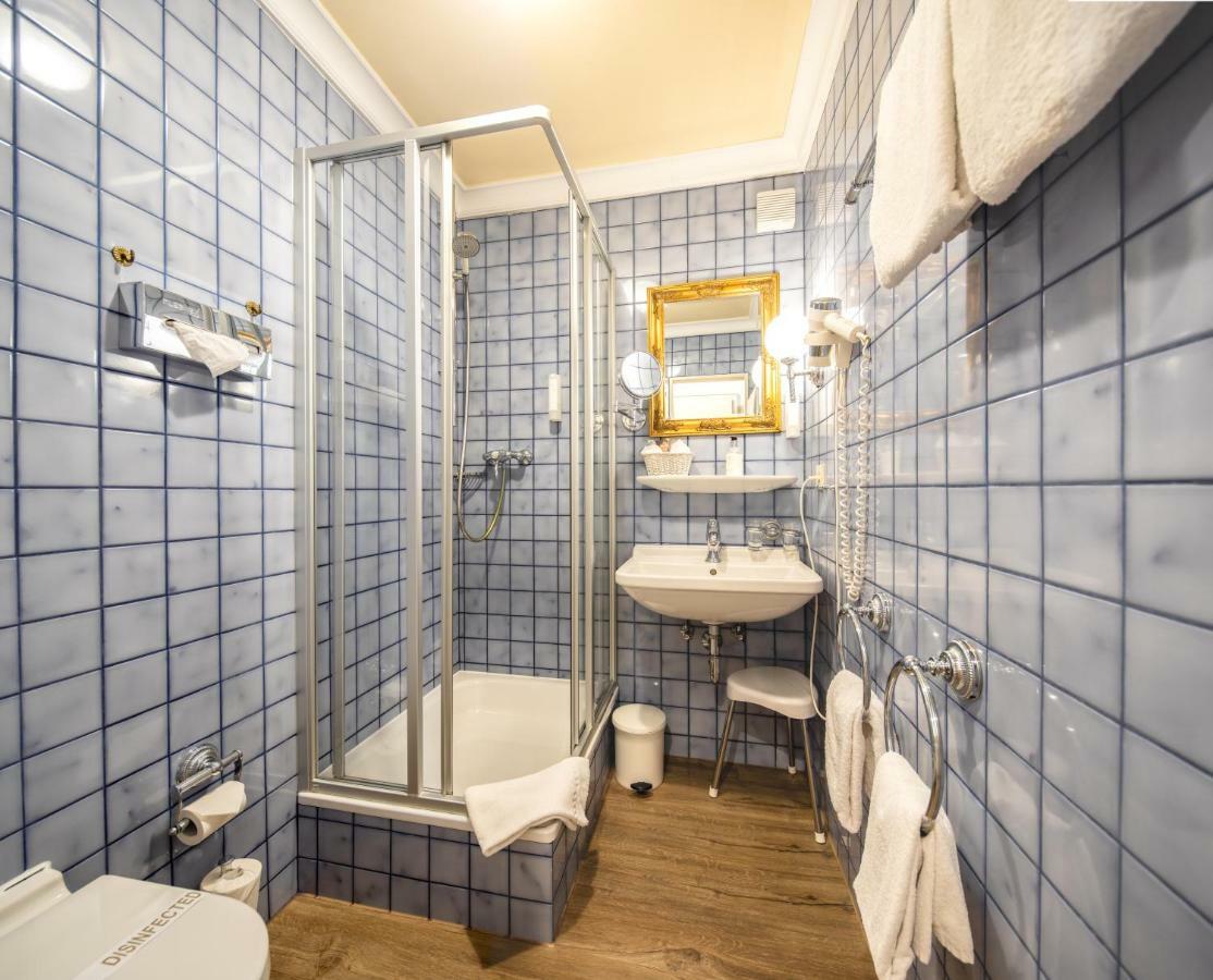 Simones Hotel Fuerstenhof Ландсхут Экстерьер фото